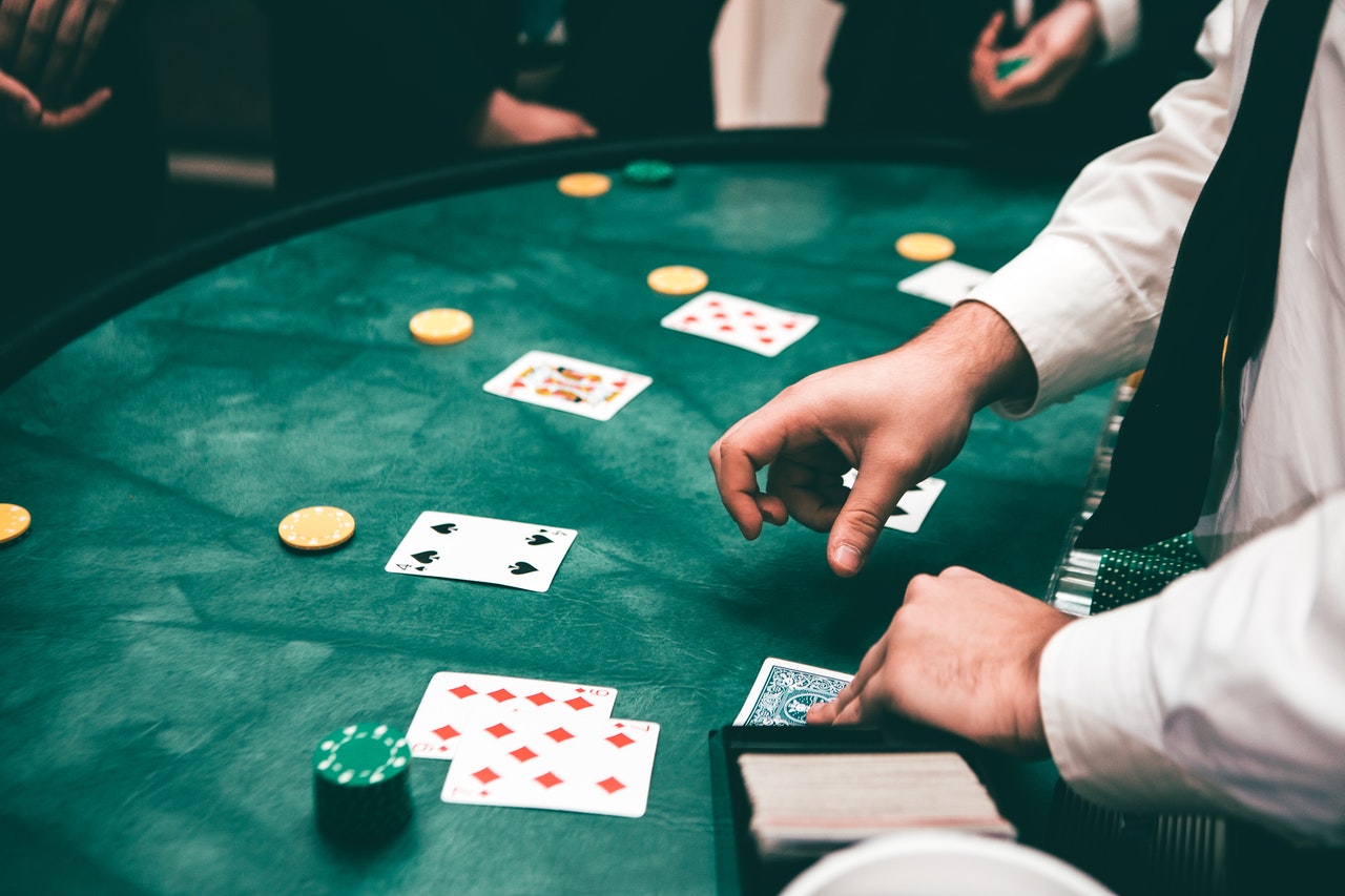 The Future of Interactive Sports Betting and Casino Integration